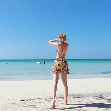 Bolso, cesta de juncos de chuspata. con intarsia de maderas preciosas, forro y bandolera. - SalvoraShop