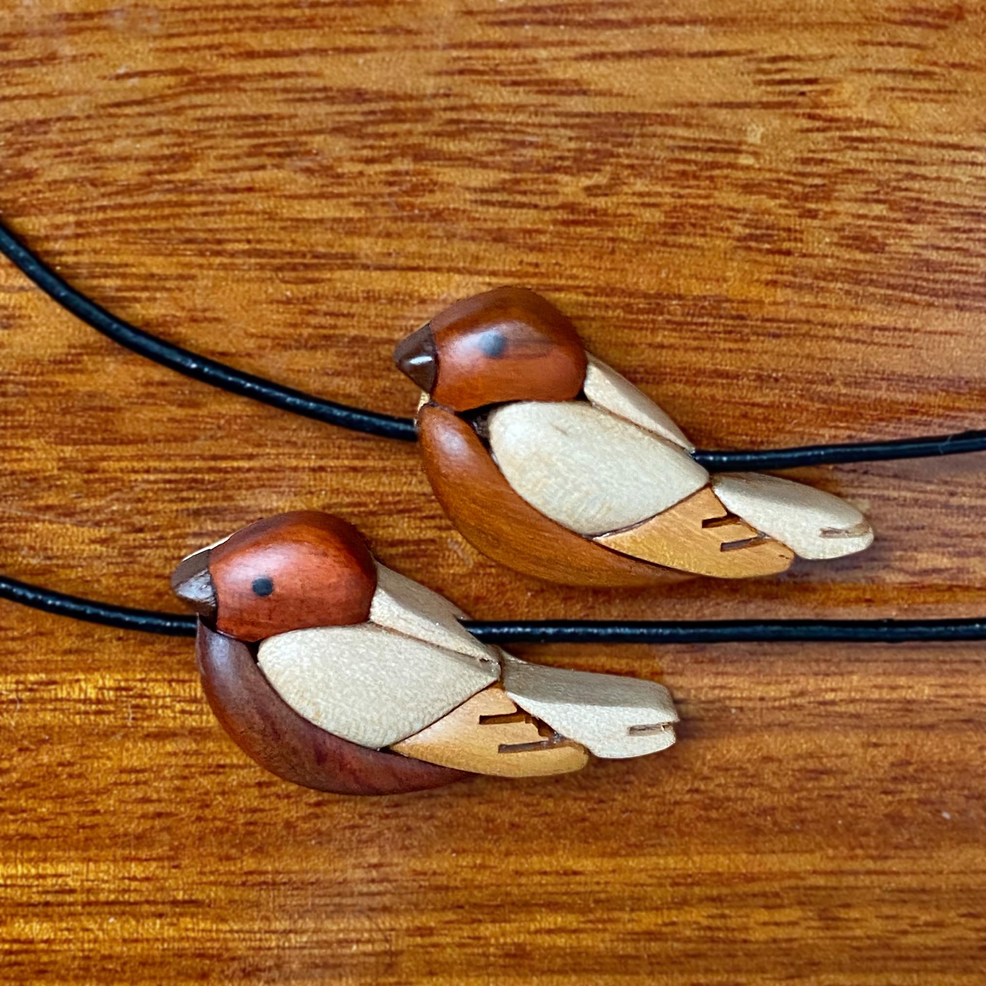 Wooden bird pendant, Sparrow necklace intarsia in exotic wood, Bird choker in precious woods, Cute and eco sparrow pendant